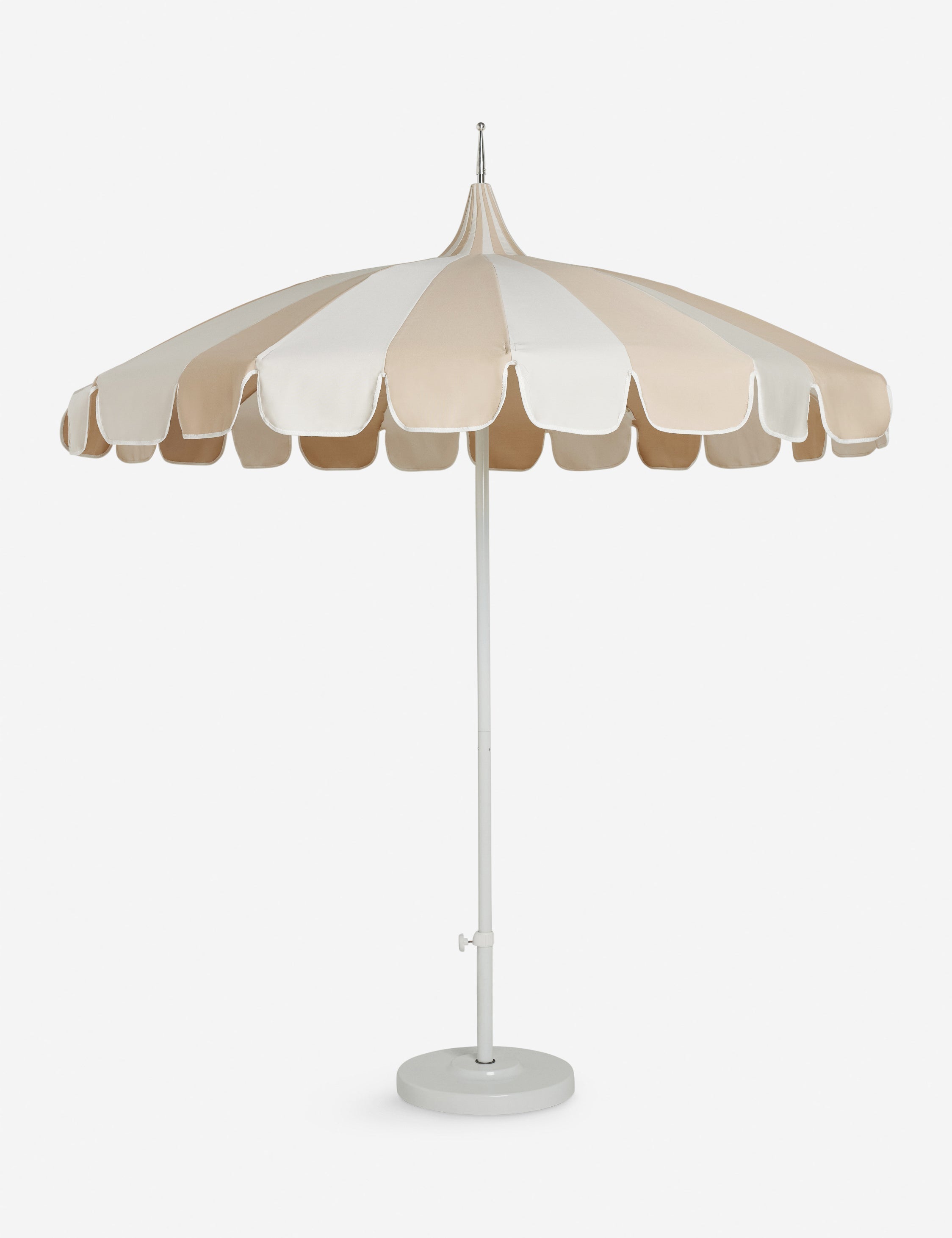Parasol d'extérieur Aamu 8'6 Pagoda par Sarah Sherman Samuel