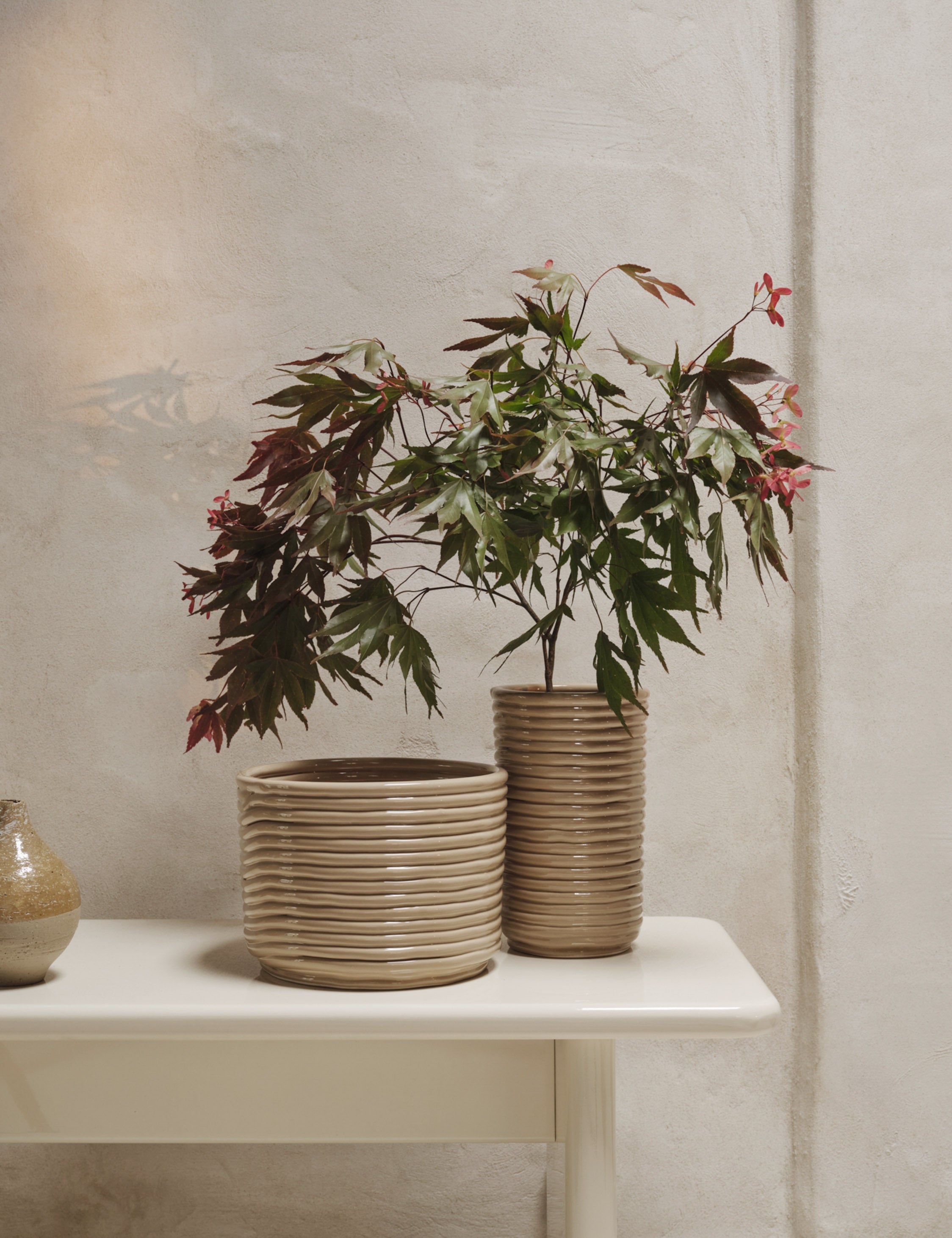 Vase en velours côtelé de Ferm Living