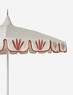 Parasol d'extérieur Aamu 8'6 Pagoda par Sarah Sherman Samuel