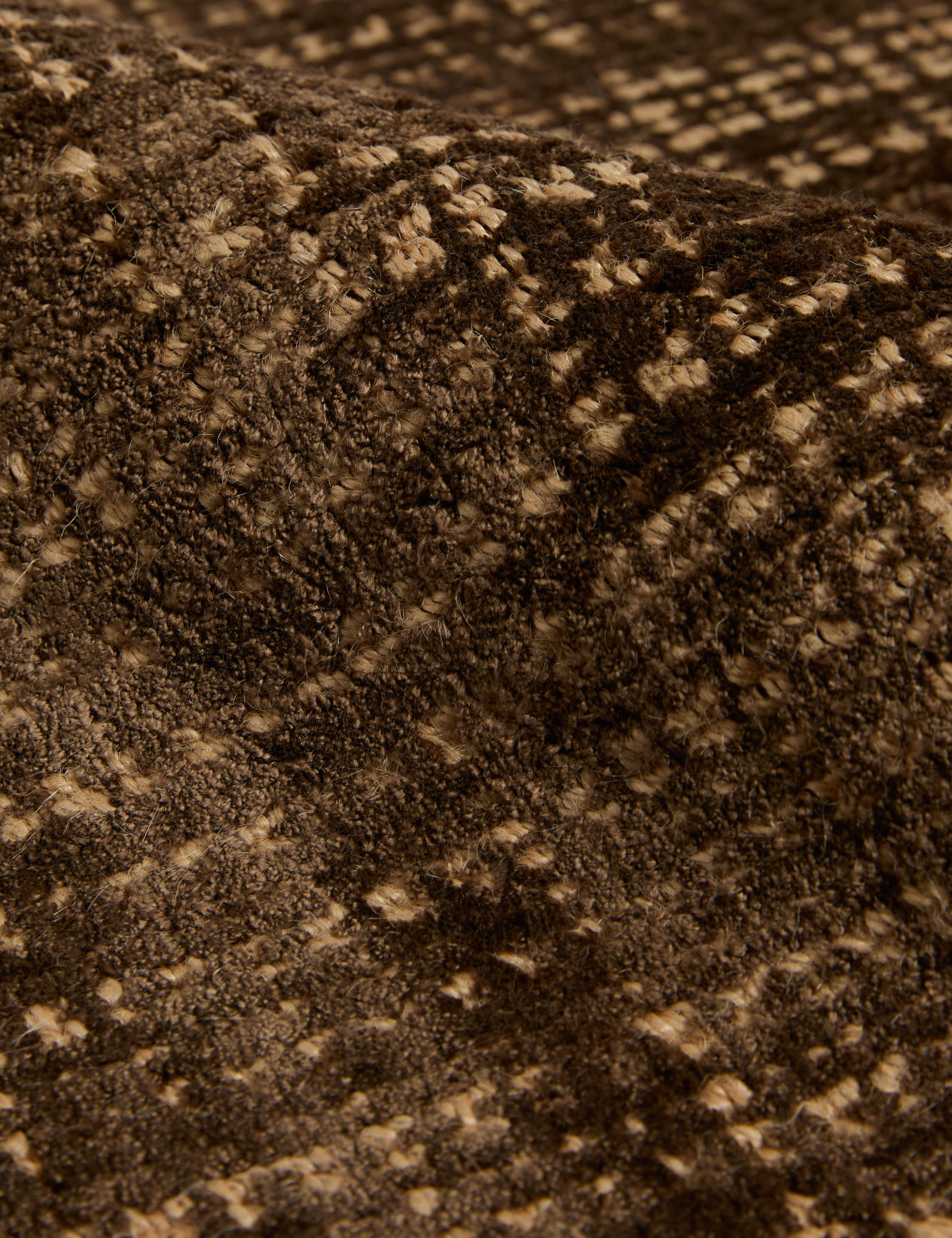 Échantillon de tapis tissé à la main Danka, chocolat 12 x 12