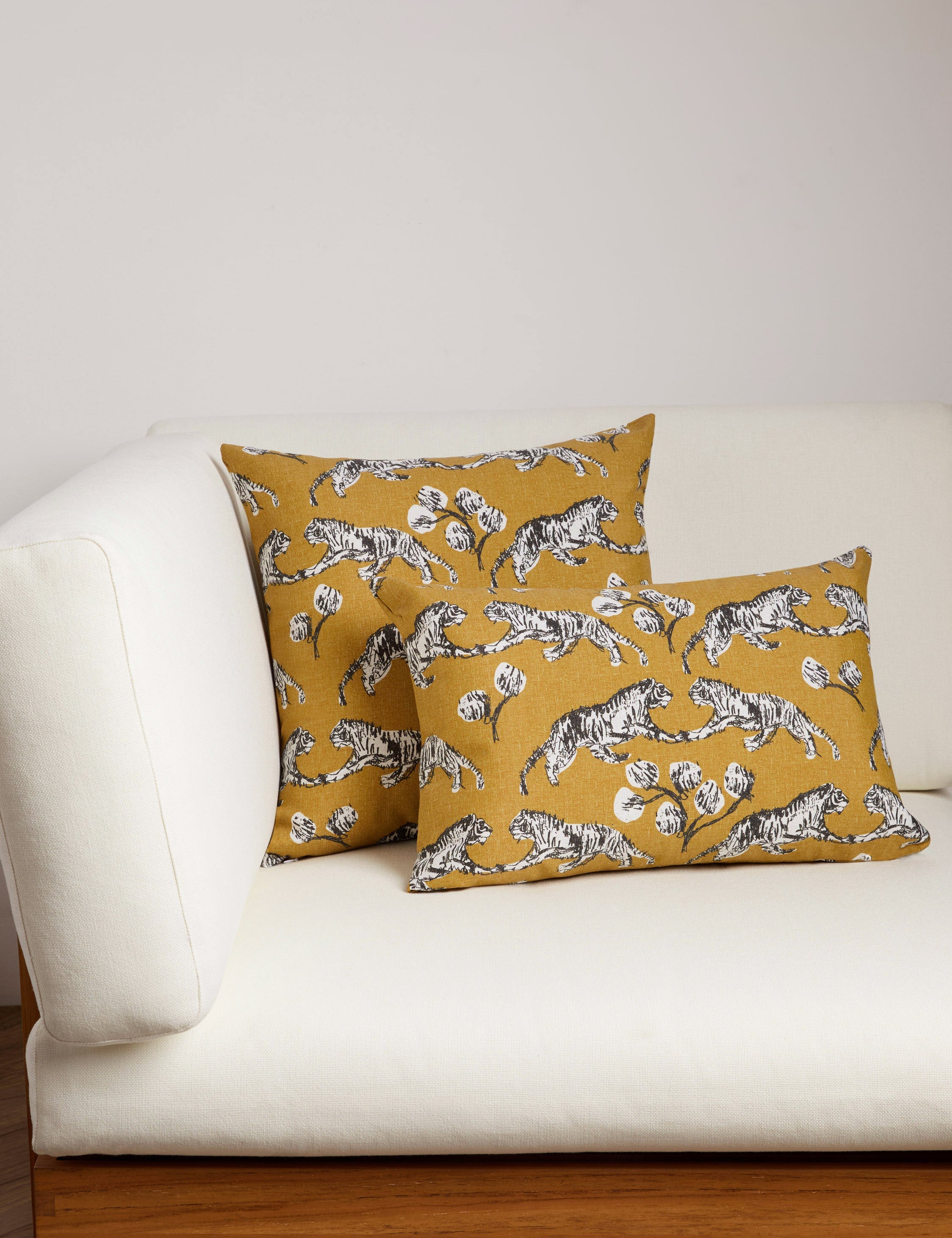 Coussin d'intérieur/extérieur Tigre par Sarah Sherman Samuel