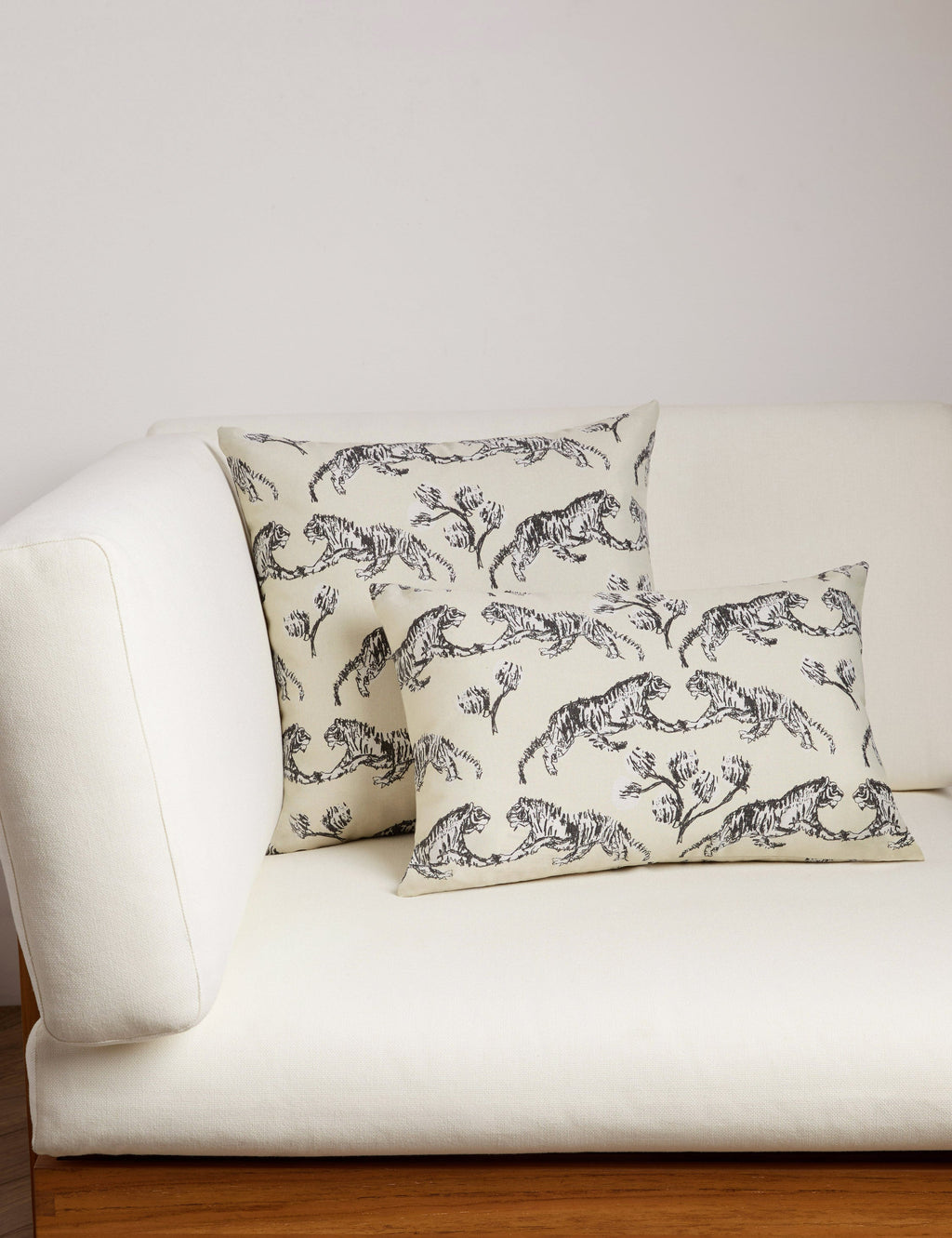Coussin d'intérieur/extérieur Tigre par Sarah Sherman Samuel