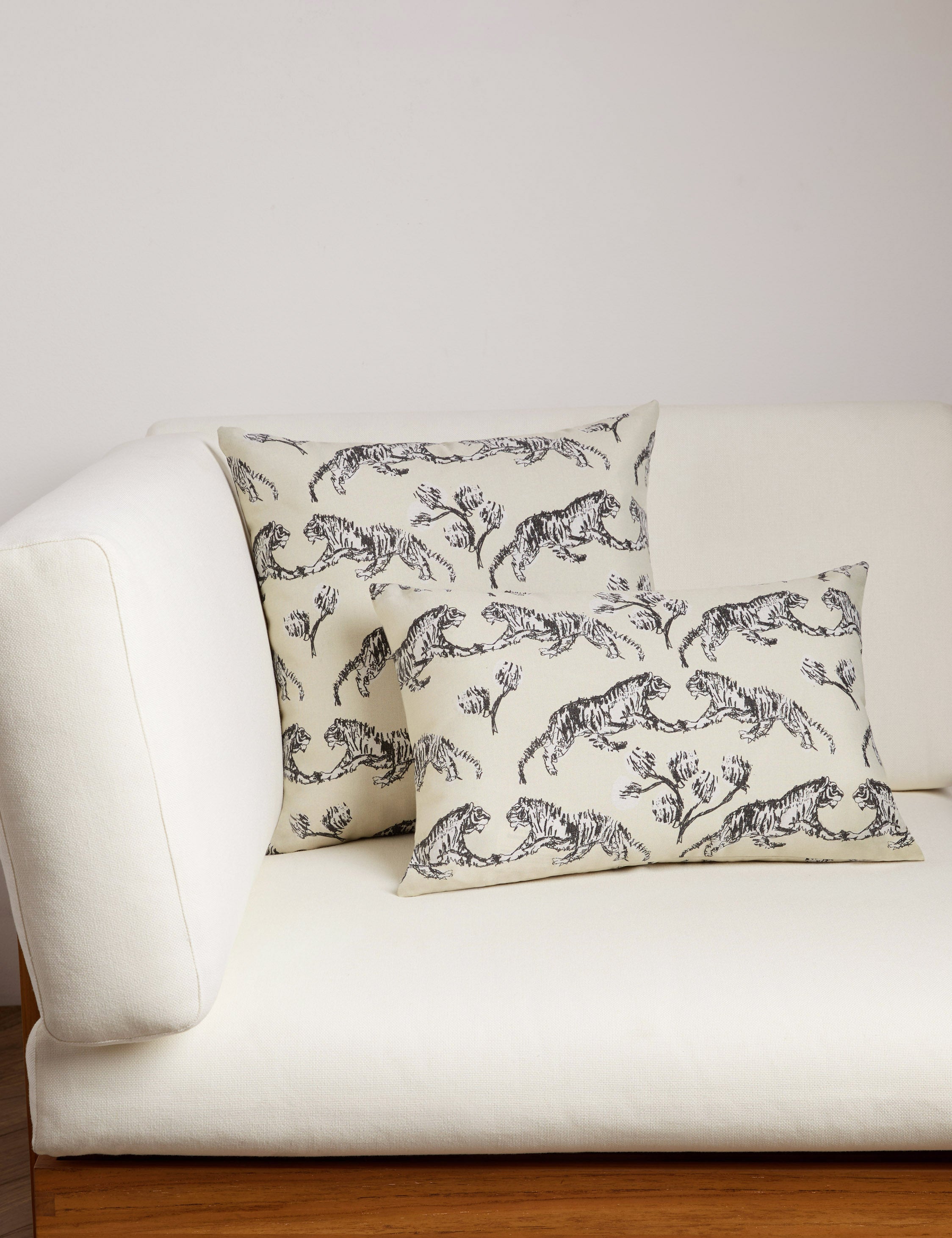 Coussin d'intérieur/extérieur Tigre par Sarah Sherman Samuel