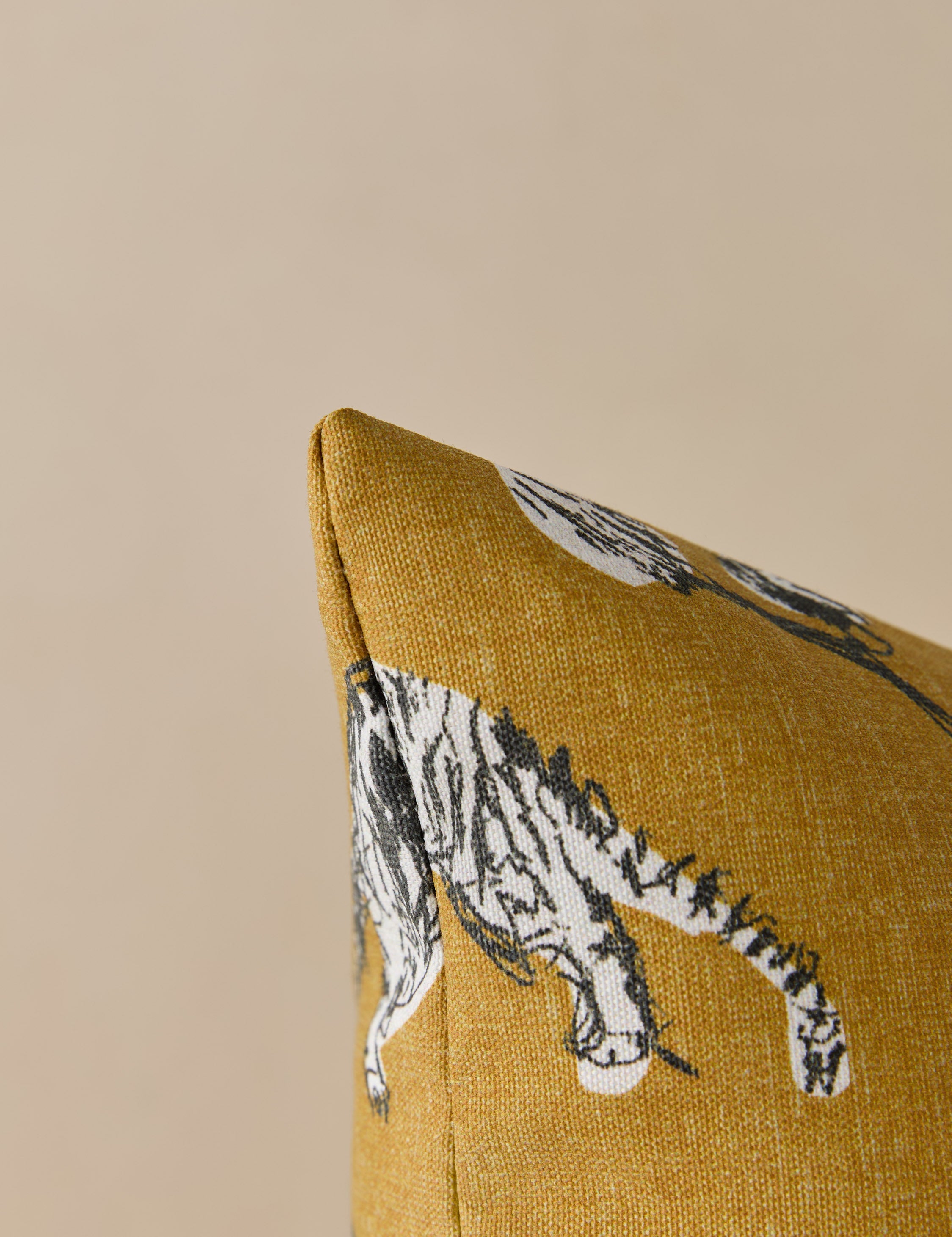 Coussin d'intérieur/extérieur Tigre par Sarah Sherman Samuel